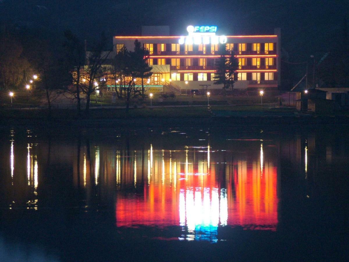 Hotel Jazero Vinné Exterior foto